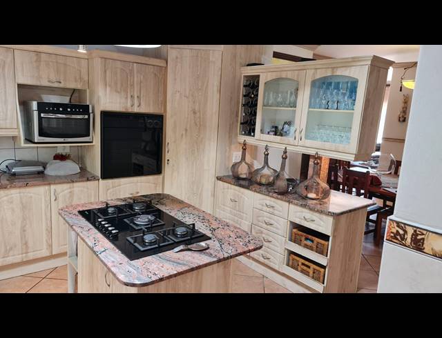 3 BEDROOM FREESTANDING FOR SALE IN SAFARI GARDENS